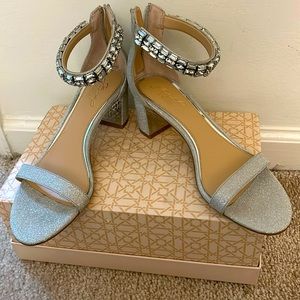 Jewel Bartley Mischka Katerina Silglt shoe